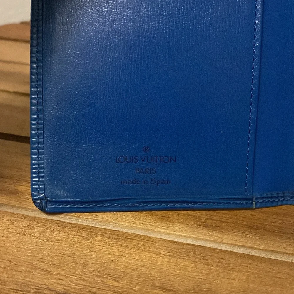 Louis Vuitton long wallet or checkbook cover in blue Epi leather, Authentic